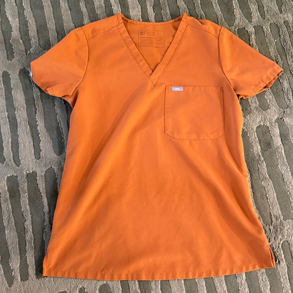 Figs V-Neck Scrub Top in Burnt Orange